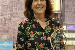 Beth Braen Honored with Women of Valor Award